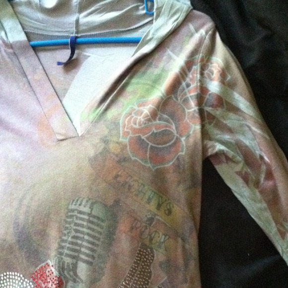 Skull Microphone Rocker Shirt - Picture 3 of 4
