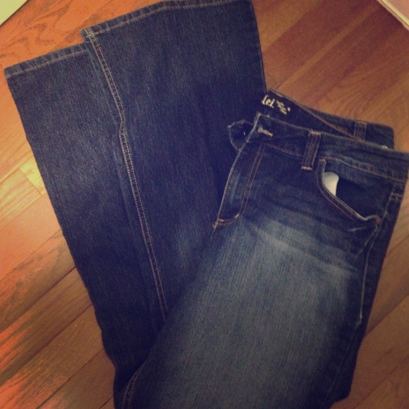 FLASH SALE Juniors LEI Sophia Flare Jeans, size 15