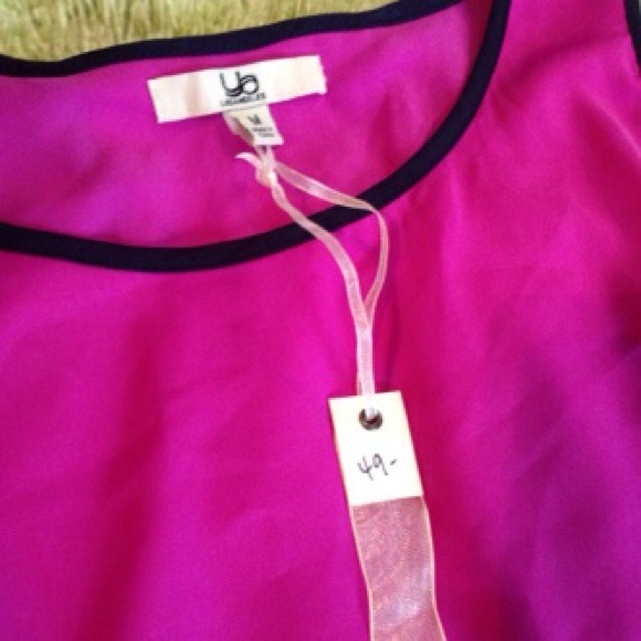 Fuchsia dress with navy trim - Picture 3 of 4