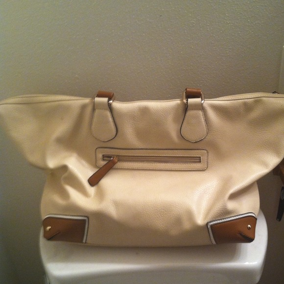 Oversized Isabella purse. - Picture 2 of 4