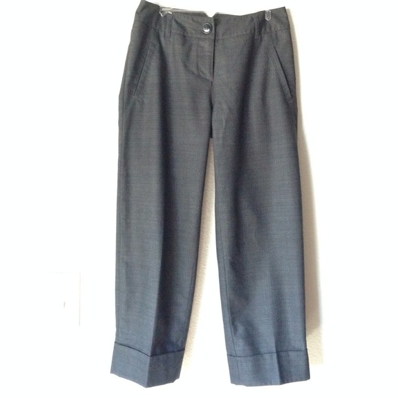 Women's Capris H&M Size: 2