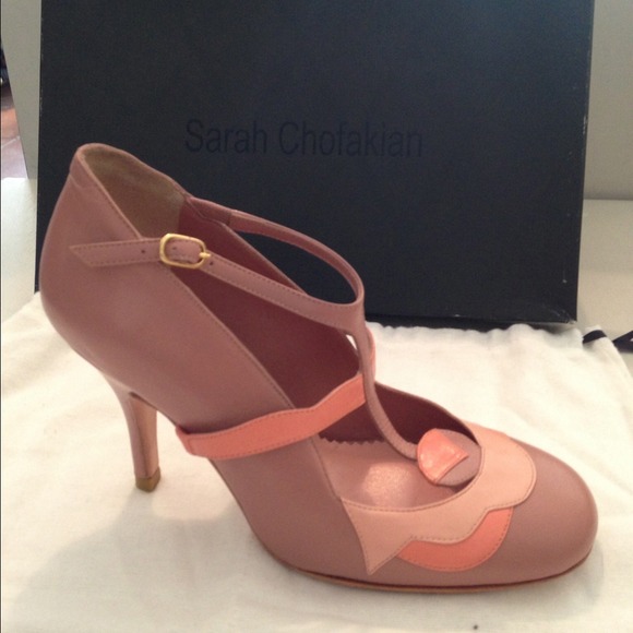 Nwot rare Sarah chofakian heels size 37 us 7