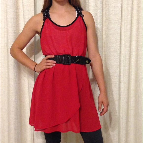 Cute stylish red dress - Picture 1 of 2