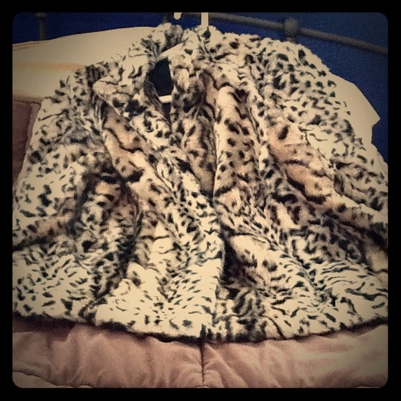 Chicos size one Luxe Cheetah Faux Fur Coat