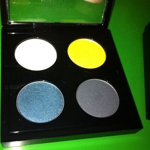 ❌TRADED❌ MAC Colour Added quad ❌TRADED❌