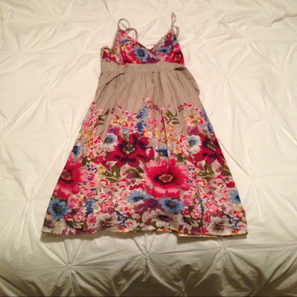 Bundle - 2 pants, dress and skirt