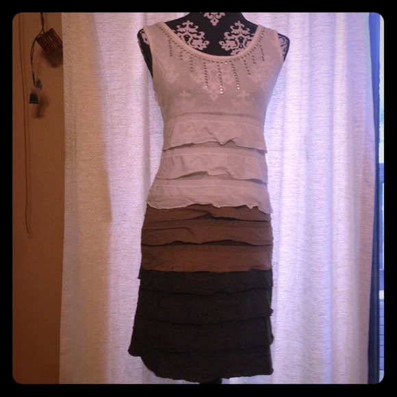 White, brown, and dark gray ruffle dress. - Picture 1 of 4