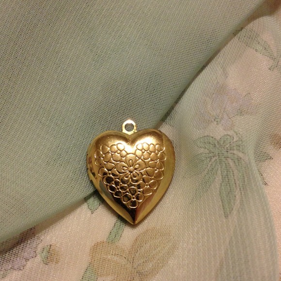 Heart locket