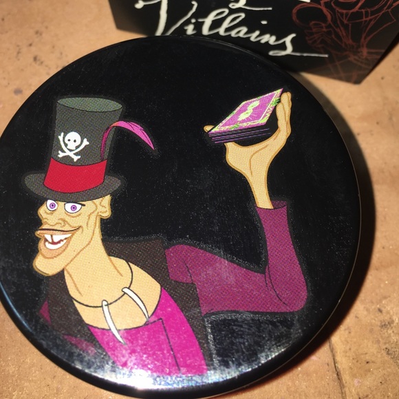 MAC Magically Cool Liquid Powder in Cajun