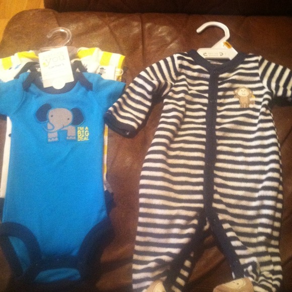 SOLD IN BUNDLE **Boys pjs and 3 peace onsies