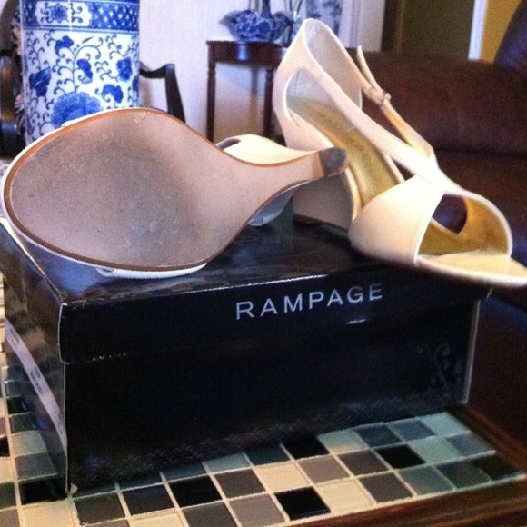 Shoes - Picture 2 of 4