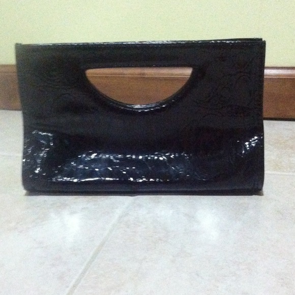 Clutches & Wallets - Black patent clutch