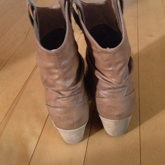 🚫BUNDLED🚫Cognac booties - Picture 3 of 4