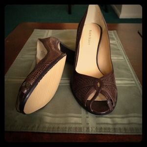 Nice shoes- business casual and weekend casual.