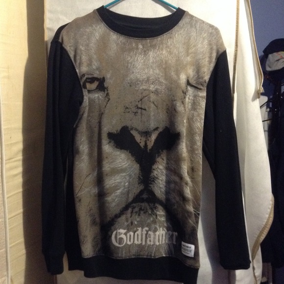 Lion crewneck