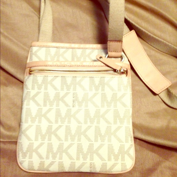***RESERVED for @missva MK Michael Kors cross body