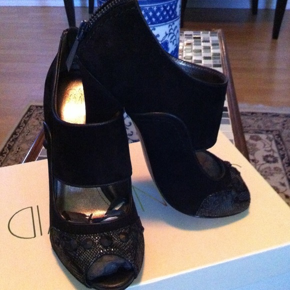 High heals - Picture 2 of 4