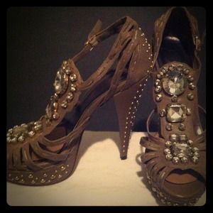 Platform jewel studded heels 7.5 statement shoes