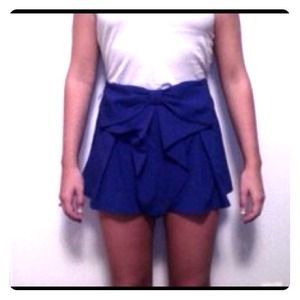 Blue bow shorts