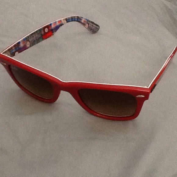 Ray-Ban Sunglasses ***RARE PRINT!!!!*** - Picture 2 of 4