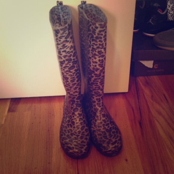 Cheetah print rainboots