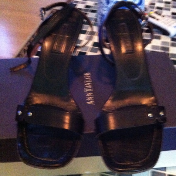 Ann Taylor leather shoes