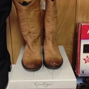 JESSICA SIMPSON ROSEAN SIZE 6.6 and urban TRADED