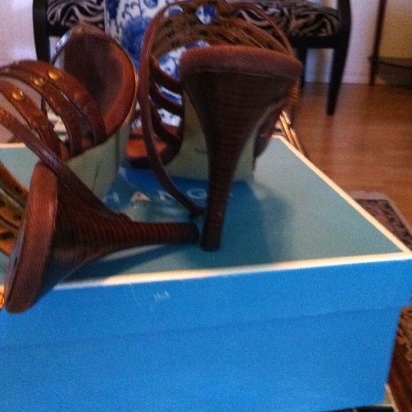 Exchange by Charles David shoes - Picture 2 of 4