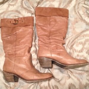 ⭐️RESERVED!⭐️Steve Madden boots