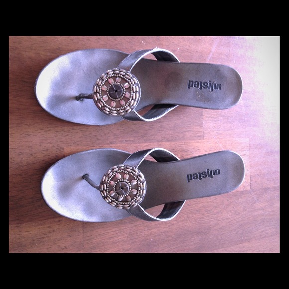 Unlisted Silver Wedges