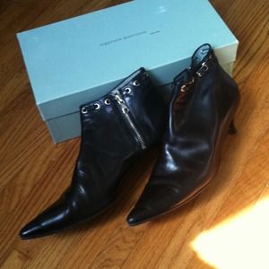 Sigerson Morrison pointy toe kitten heel booties