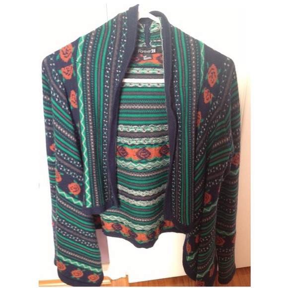❌SOLD❌Tribal Print and Rose Cardigan