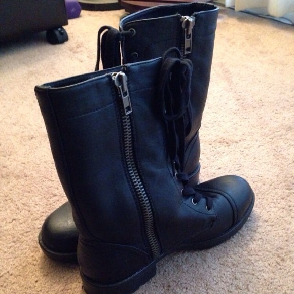 Steve Madden Combat Boots *SOLD* - Picture 3 of 4