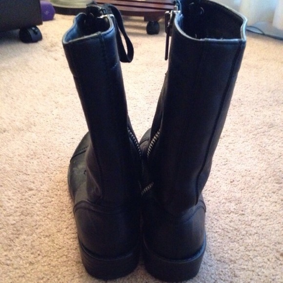 Steve Madden Combat Boots *SOLD* - Picture 4 of 4