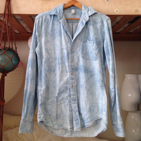 ❌SOLD❌ ✨Host Pick✨ American Apparel denim shirt