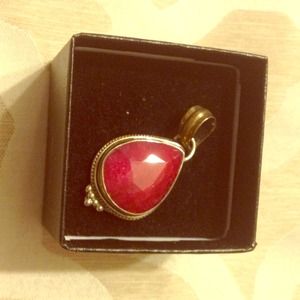 Beautiful oval pendant!!