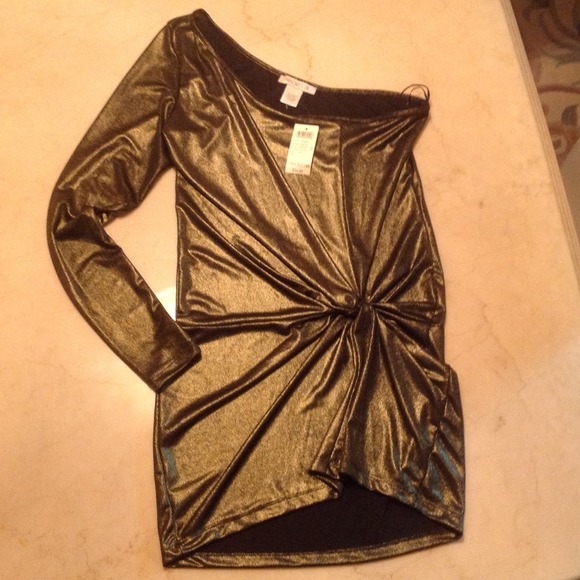 Arden b half sleeve top . W/model pics ❗️