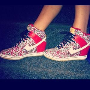 Reserved❗Reduced❗FRESH Nike high heel high tops.