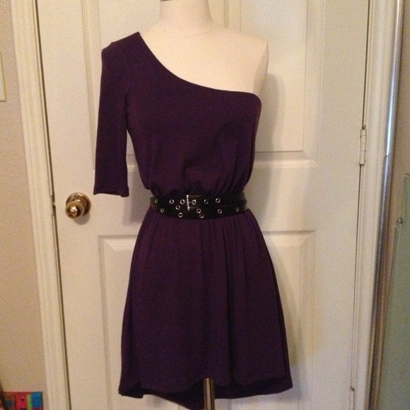 One shoulder purple dress