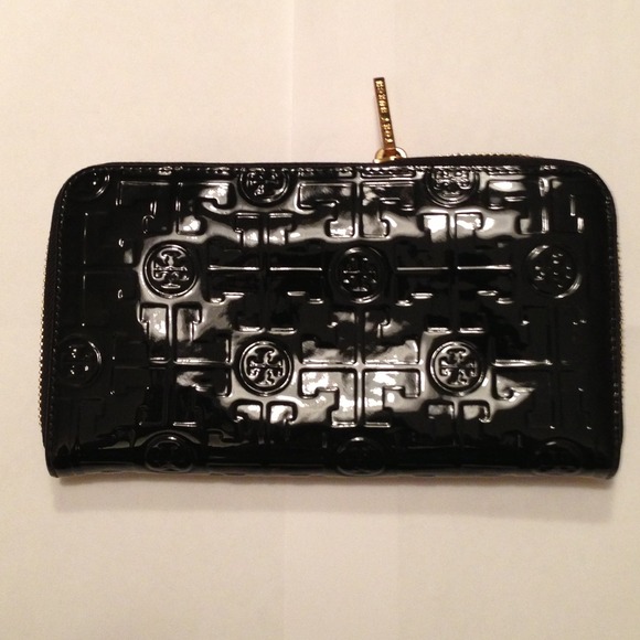 xxSOLD IN THE STORExxTory Burch continental wallet