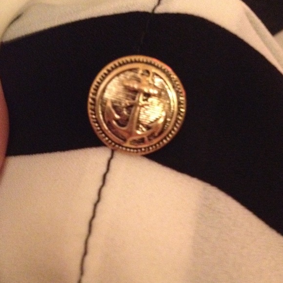 ❗️❗️SOLD❗️❗️Striped dress with caged back - Picture 3 of 4