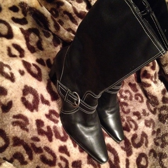 Size 11 NWOT Leather Mid Calf Black Boots