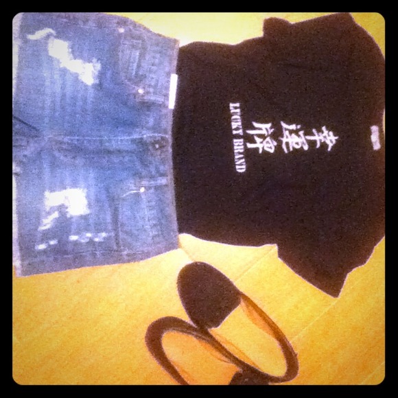 Lucky Brand T Shirt - Picture 1 of 1