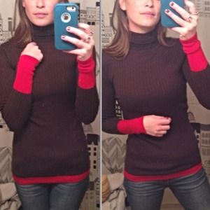 Brown and red color-block form fitting turtleneck