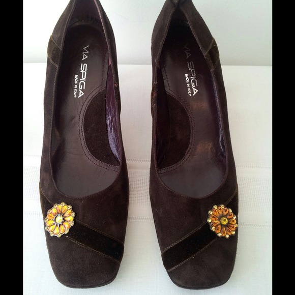 Embellished brown suede dressy pumps