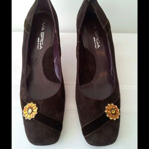 Embellished brown suede dressy pumps