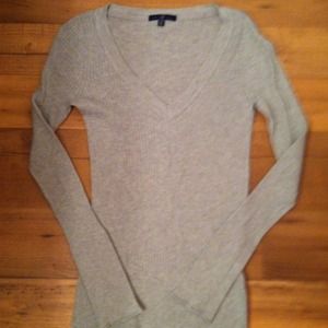 Gap sweater
