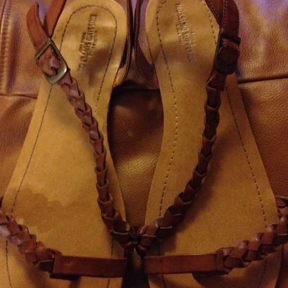 Sold to @tialynne trade for black cardi