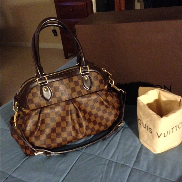 🎈SOLD🎈 Trevi PM 100% Authentic or money back