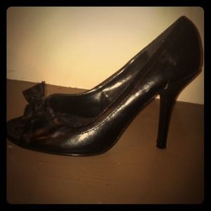 Black peep toe heels with a bow!